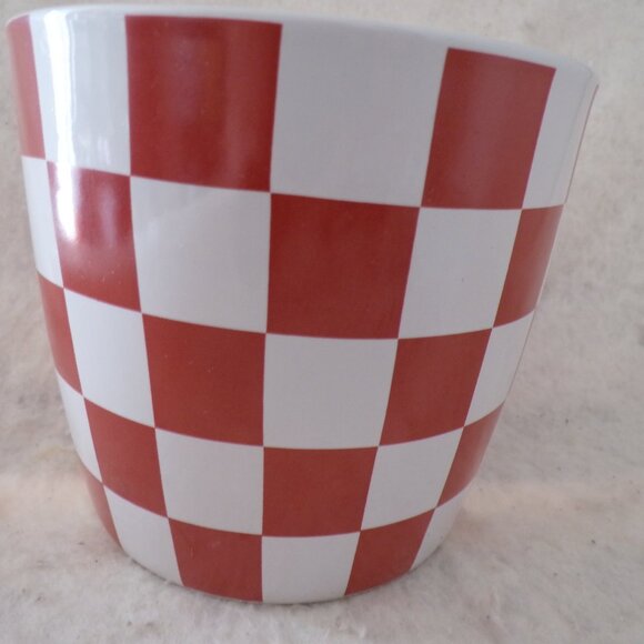 Checkered Pattern Red / White Ceramic Flower Pot Planter New - Picture 2 of 6